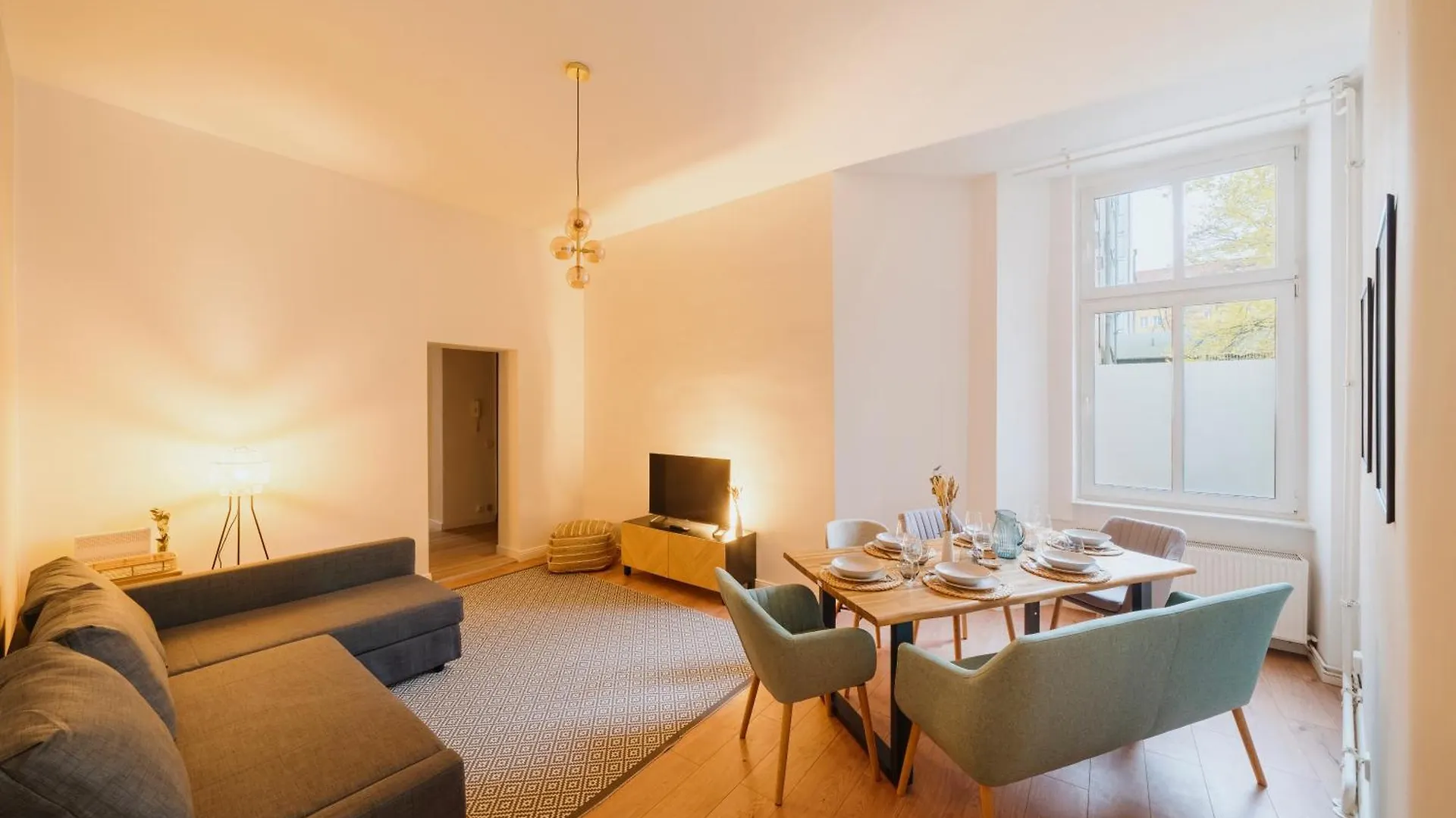 Spacious 2-Bedroom In The Heart Of Friedrichshain Berlin Deutschland