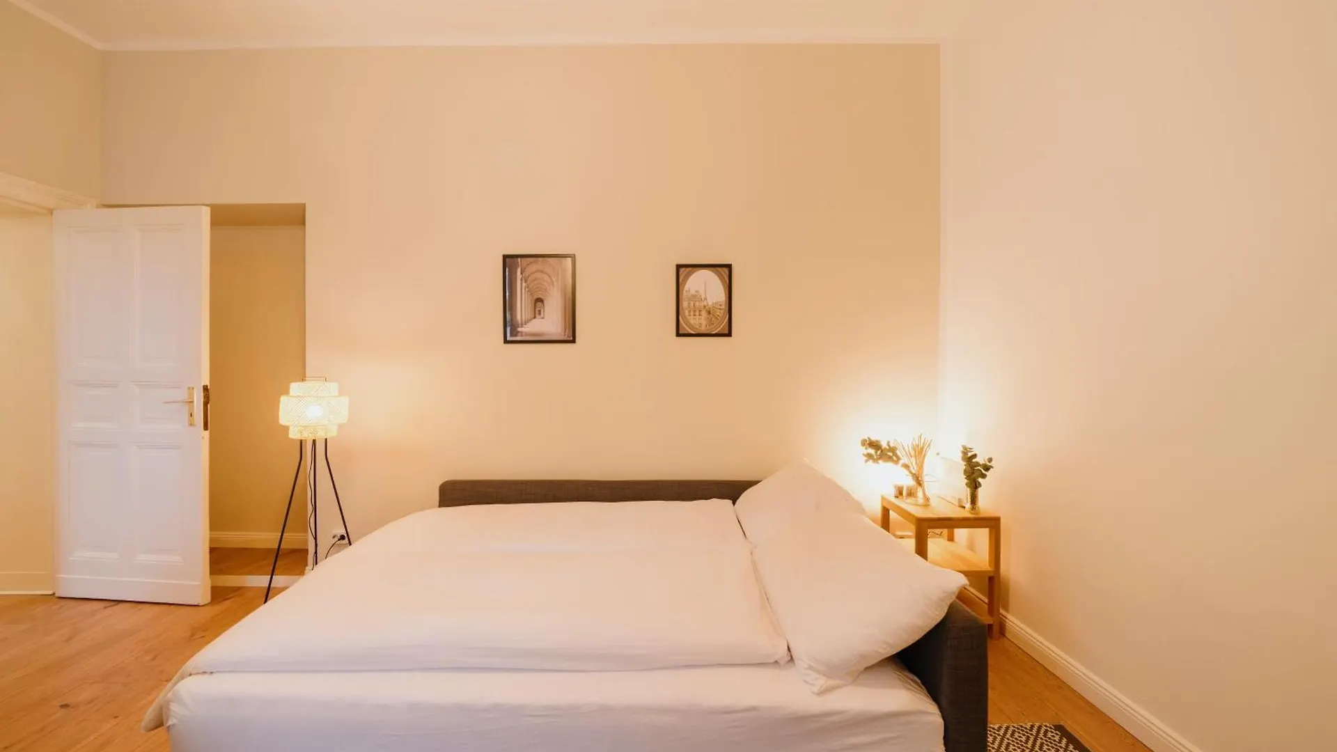 Spacious 2-Bedroom In The Heart Of Friedrichshain Берлин Апартаменты