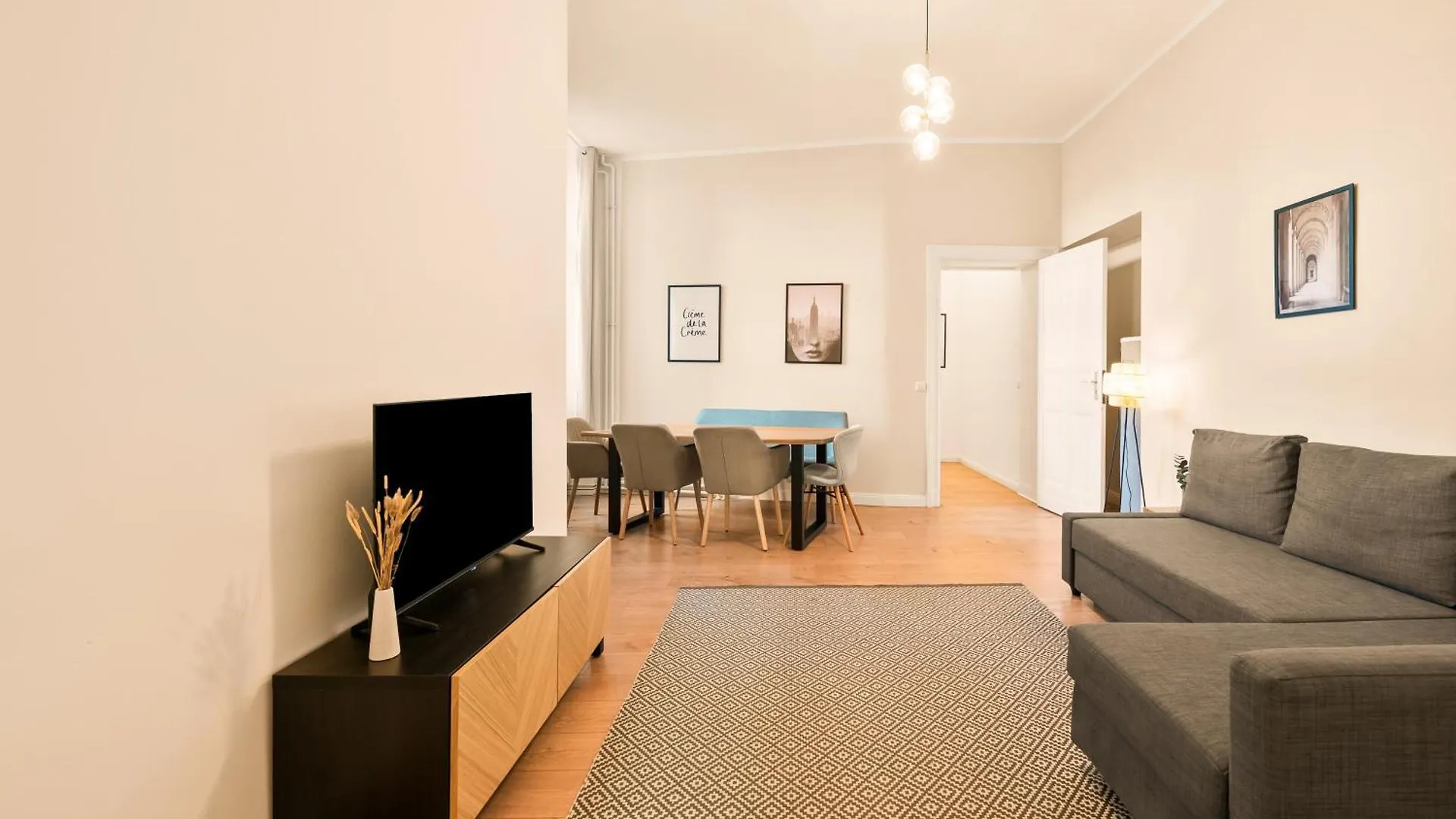 Spacious 2-Bedroom In The Heart Of Friedrichshain Берлин